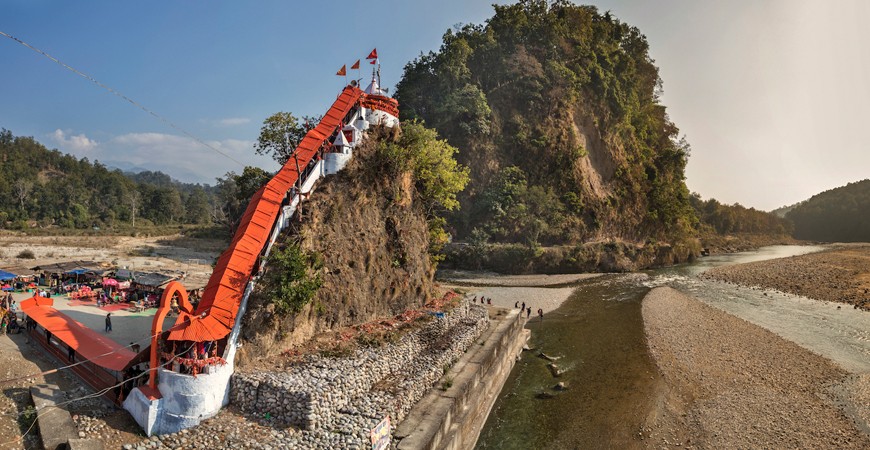 /content/dam/sterlingholidays/activities/corbett/mustsee/bannerimage/corbett-gariya-devi-temple.jpg