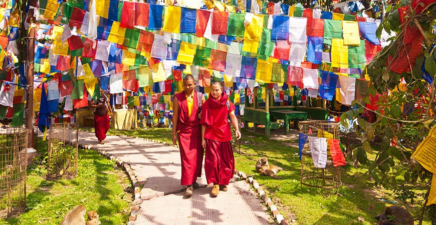 /content/dam/sterlingholidays/activities/darjeeling/mustsee/bannerimage/mahakal-temple-experience.jpg