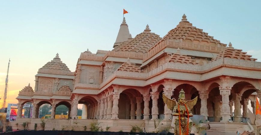 /content/dam/sterlingholidays/activities/rampath-ayodhya/ram-mandir-ayodhya.jpg