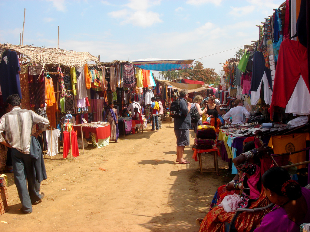 anjuna wednesday flea market goa