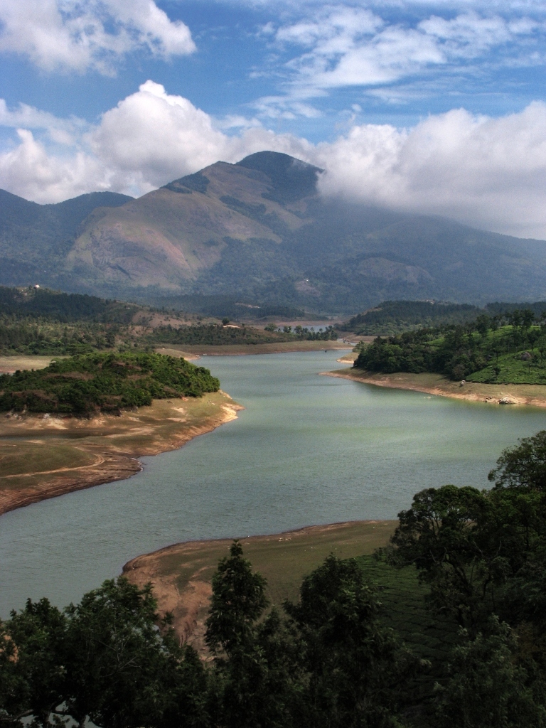 Munnar Lakes and Hill Station Images