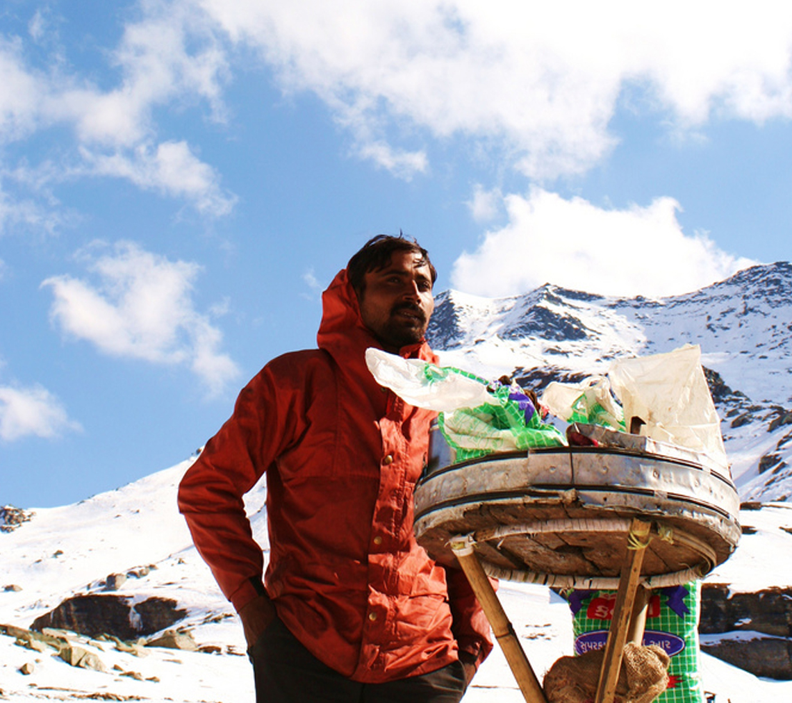 Image Name - Rohtang Pass Snow Point Local Vendors