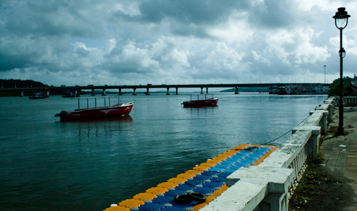 Mandovi river Goa Monsoon