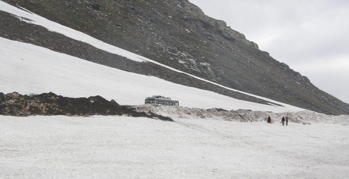 Rohtang-Pass-Places-to-visit-in-Manali