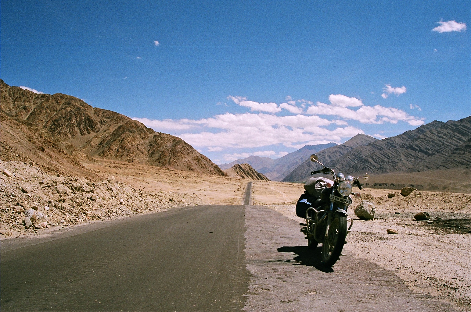 manali-leh-highway-scenic-drive-route-Images
