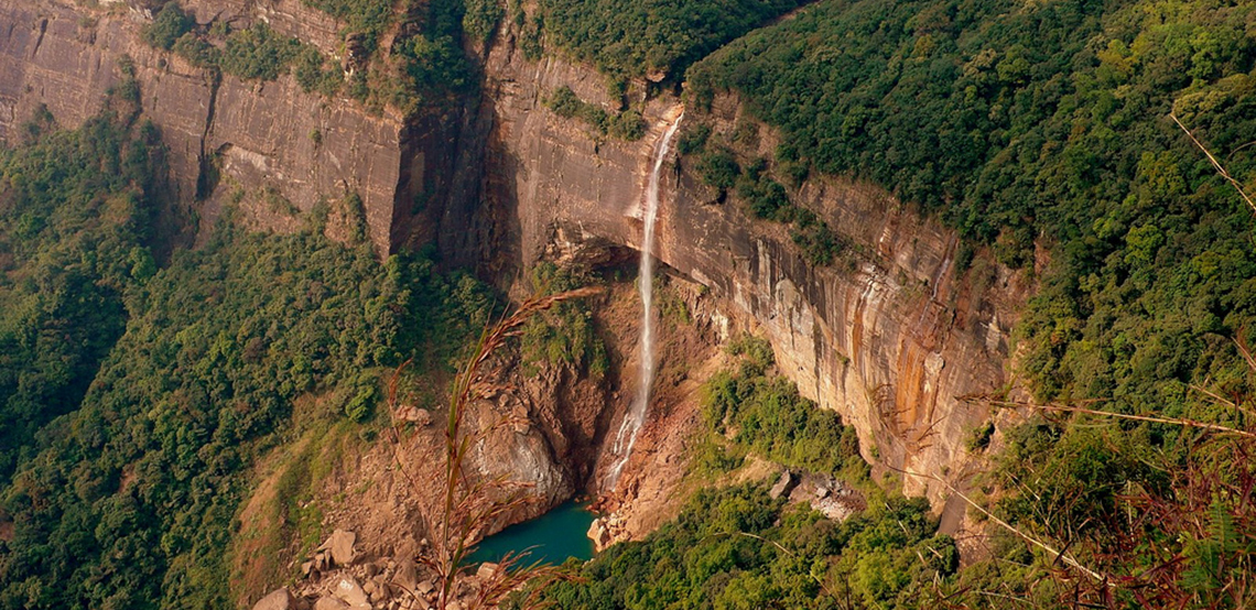 nohkalikai falls cherrapunji meghalaya india Images