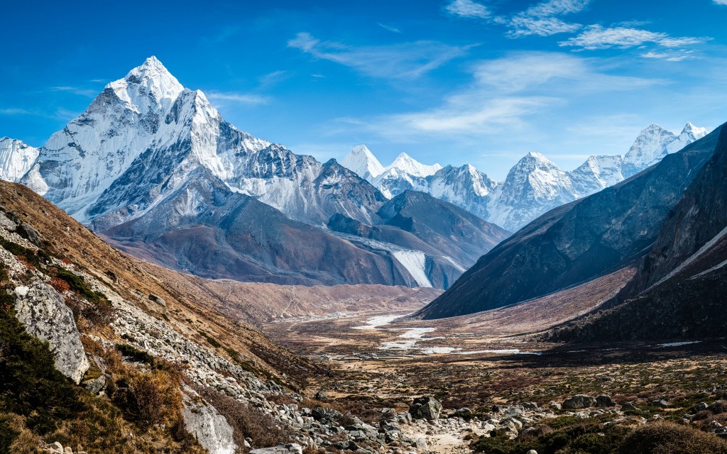 ama_dablam_himalaya_mountains-wide