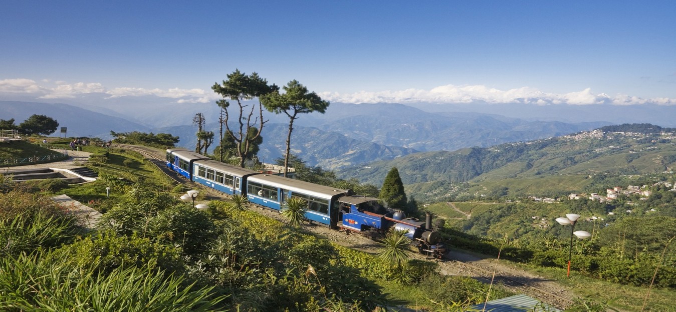 darjeeling toy train