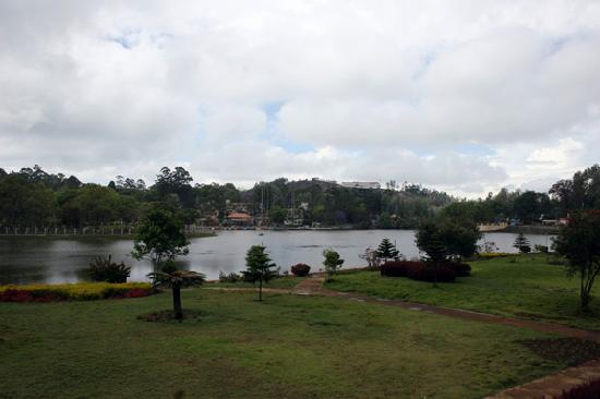 yercaud-lake-centre-of