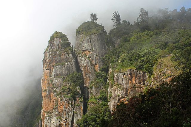 pillar_rocks_in_kodaikanal