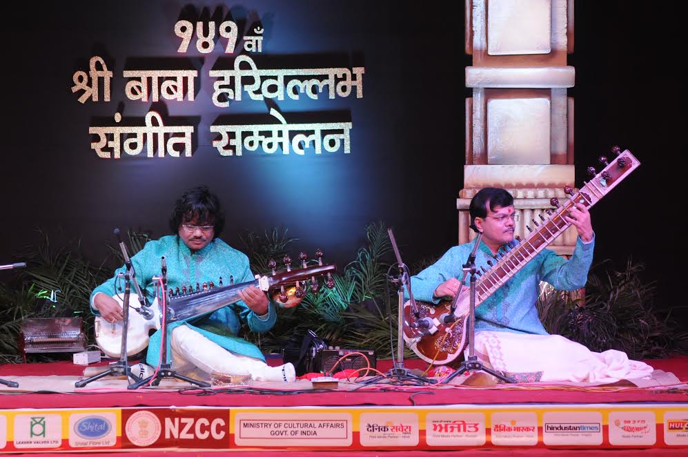 shri-baba-harivallabh-sangeet-sammelan