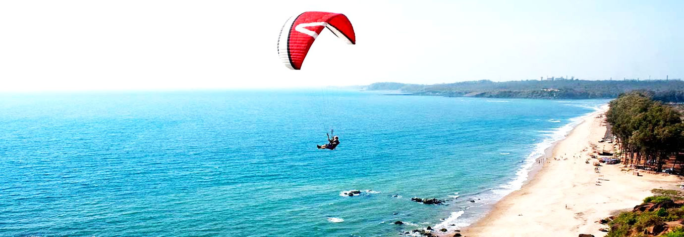 beach paragliding