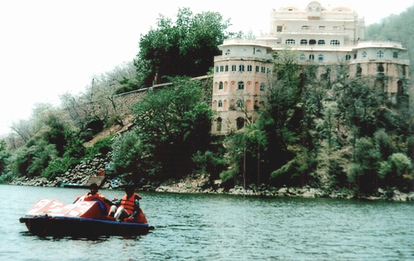 Silsehr Lake palace