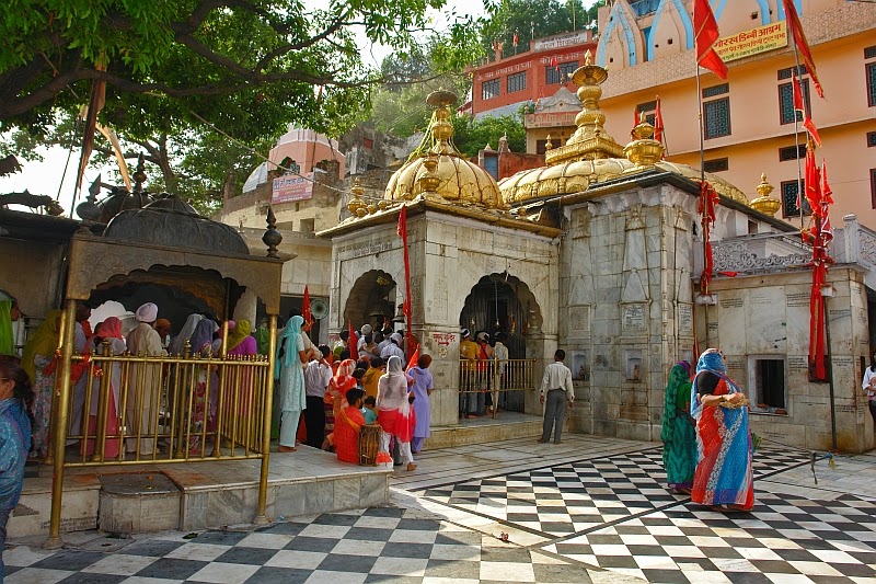 Jwalamukhi temple