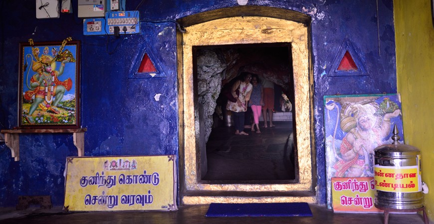 /content/dam/sterlingholidays/activities/yercaud/mustsee/bannerimage/yercaud-servarayan-temple.jpg