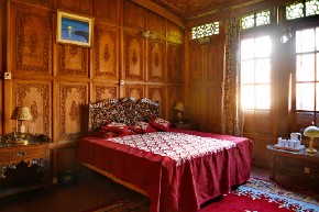 Club Suite Room Image