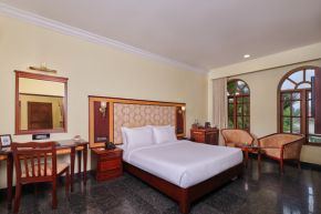 Lake View Premier Room with Balcony Image