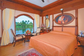 2 Bedroom Houseboat Image