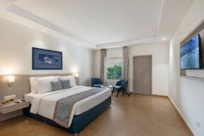 Mountain View Premier Room With Balcony Image