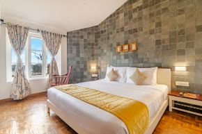 Lake View Privilege Suite with Balcony Image