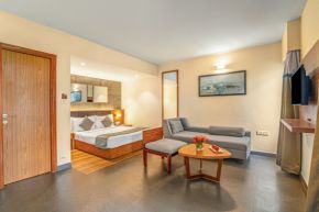 Premier Room with Balcony Image