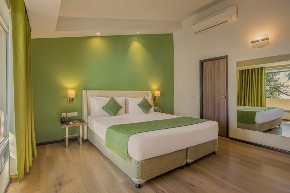 Valley View Suite with Balcony Image
