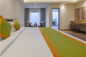 Valley View Premier Room With Balcony Image