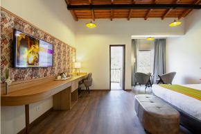 Valley View Super Premier Room With Balcony Image