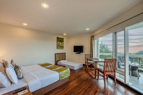 Valley View Premier Room with Balcony Image