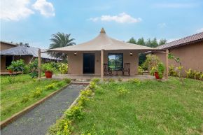 Luxury Tents with Sit Out Image