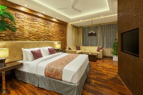 Premier Room with Balcony Image