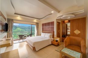 Mountain View Premier room with Balcony Image