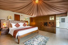 Luxury Tent with Private Courtyard Image