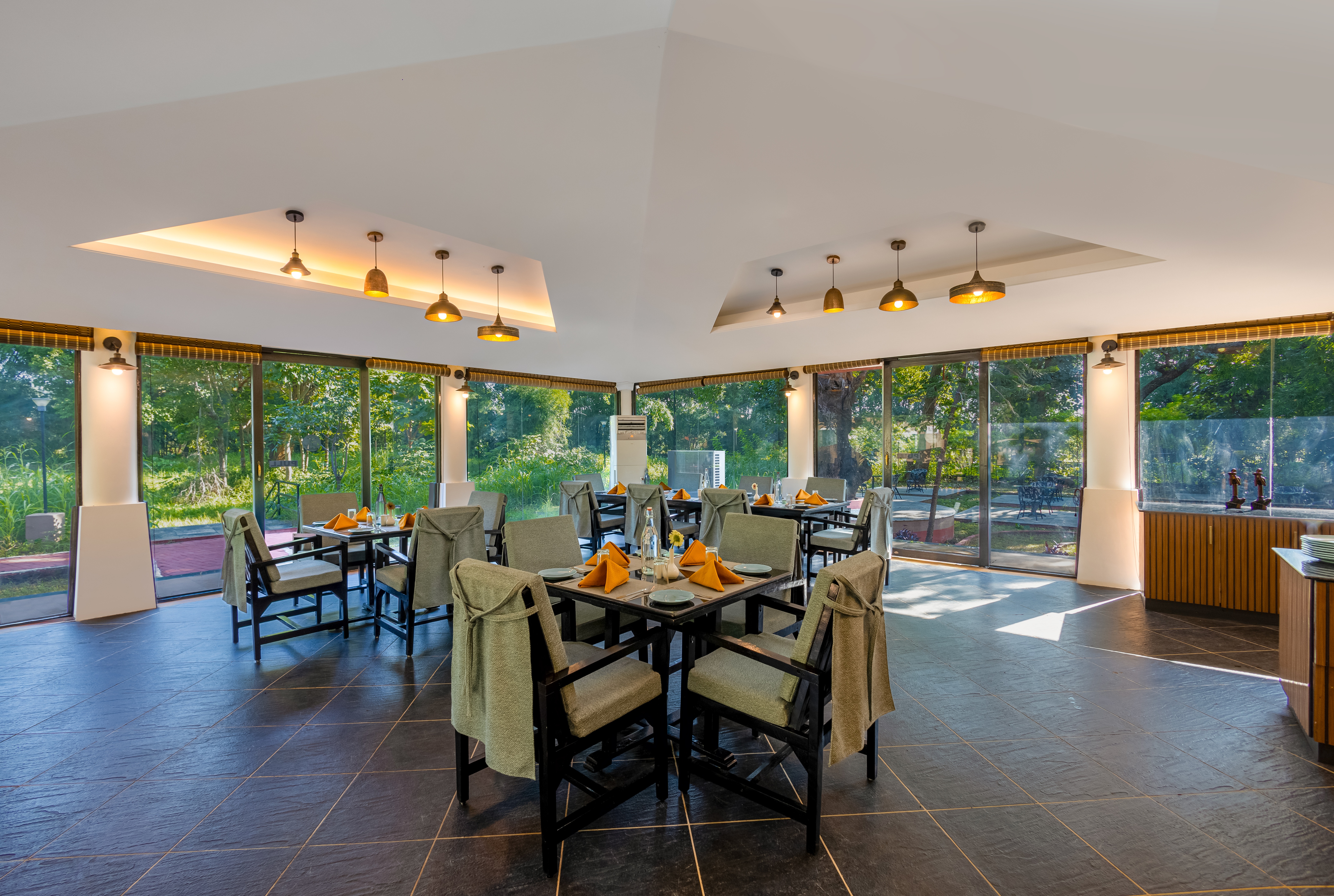 The Sal – All Day Dining