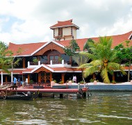 Sterling Lake Palace Alleppey 