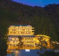 Sterling Valley of Pine, Lansdowne