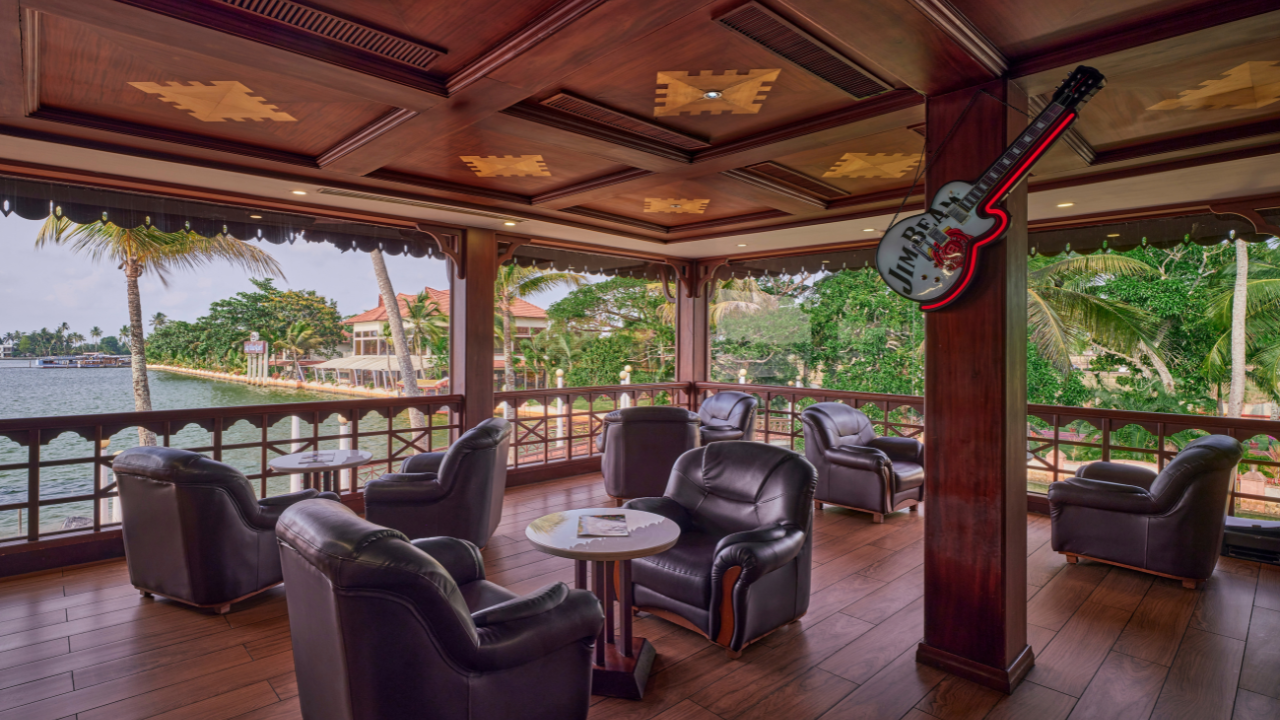 Resto Bar & Coffee Lounge 