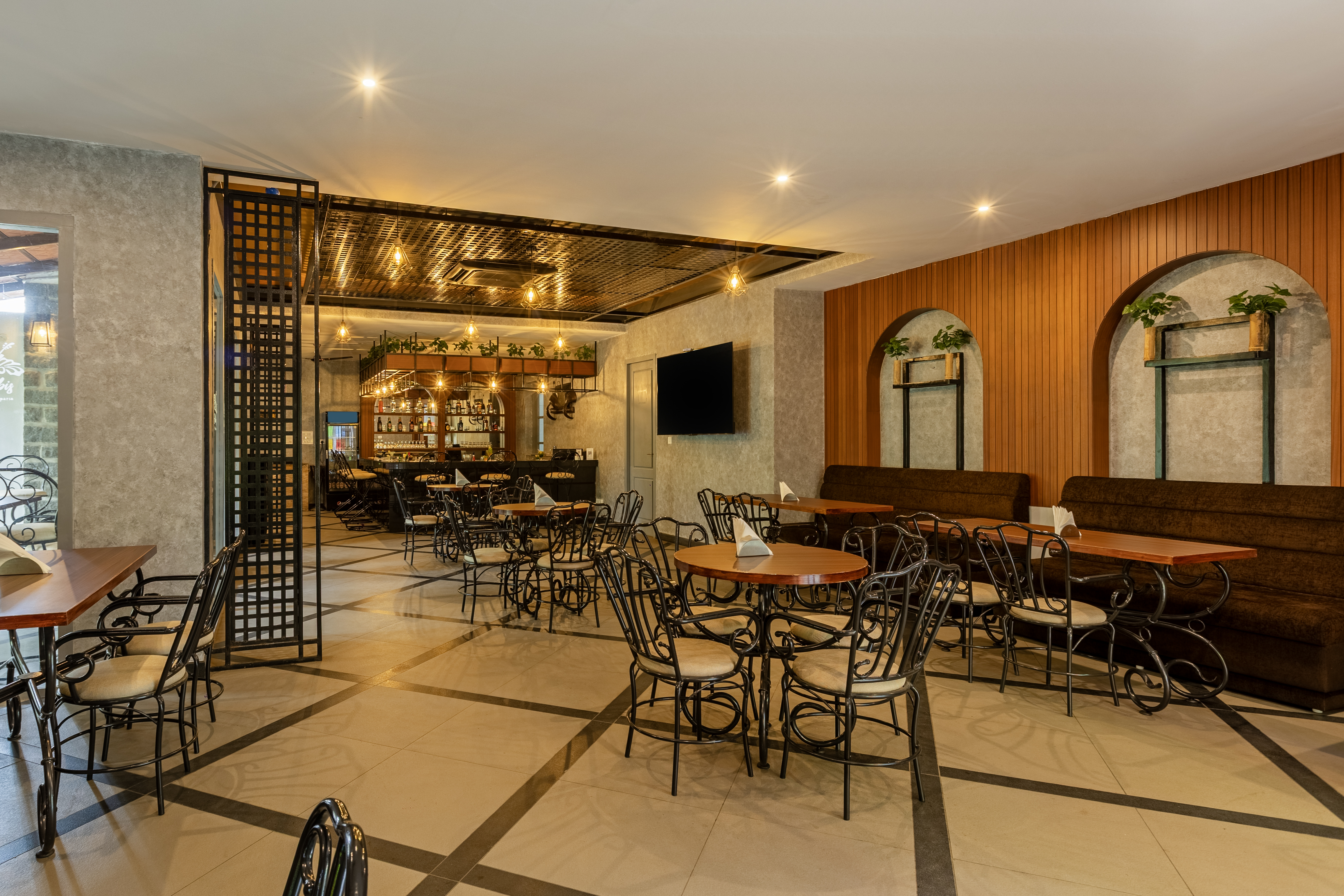 Iris Bar 